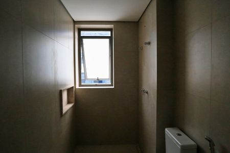 Apartamento à venda com 107m², 2 quartos e 3 vagasBanheiro da Suíte