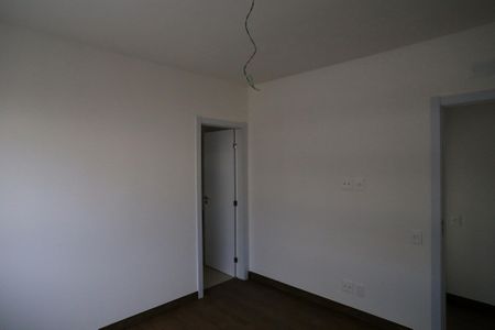 Apartamento à venda com 107m², 2 quartos e 3 vagas Suíte