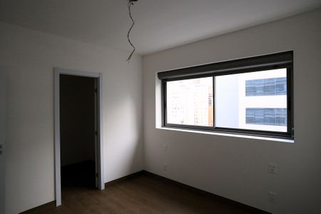Apartamento à venda com 107m², 2 quartos e 3 vagas Suíte