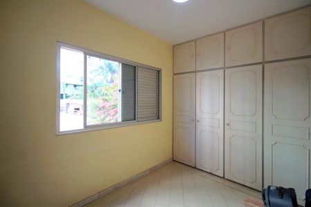 Apartamento à venda com 186m², 4 quartos e 2 vagasQuarto 2