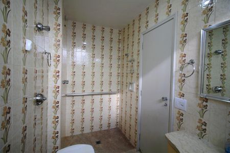 Apartamento à venda com 186m², 4 quartos e 2 vagasBanheiro da Suíte