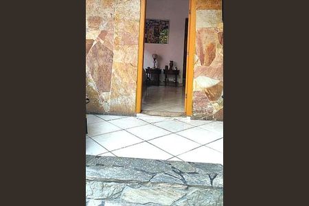 Casa à venda com 300m², 3 quartos e 2 vagas