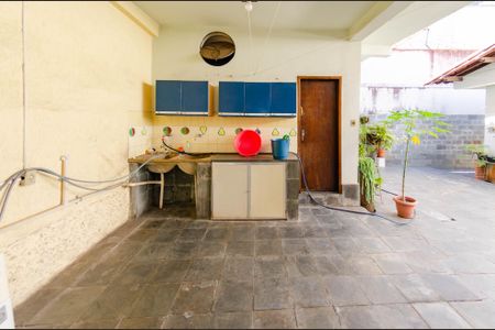 Casa à venda com 300m², 4 quartos e 2 vagasÁrea de serviço