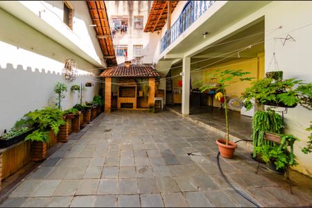 Casa à venda com 300m², 4 quartos e 2 vagasÁrea externa