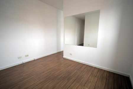 Sala de apartamento à venda com 2 quartos, 57m² em Vila Curuçá, Santo André