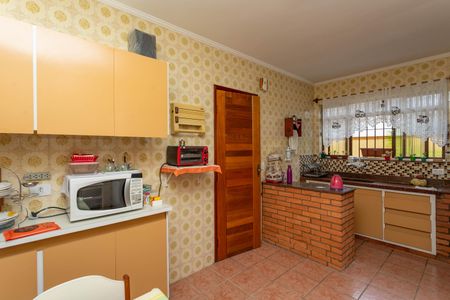 Casa à venda com 133m², 3 quartos e 2 vagas Casa à venda com 133m², 3 quartos e 2 vagasCozinha