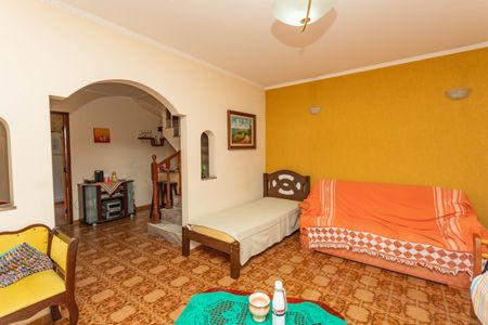 Casa à venda com 133m², 3 quartos e 2 vagas Casa à venda com 133m², 3 quartos e 2 vagasSala