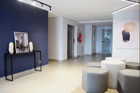 Apartamento para alugar com 55m², 2 quartos e 1 vagaÁrea comum - Hall de entrada