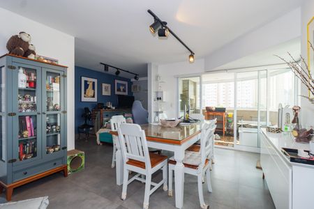 Apartamento à venda com 116m², 2 quartos e 2 vagasSala