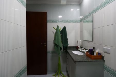 Apartamento à venda com 212m², 4 quartos e 3 vagasBanheiro Social