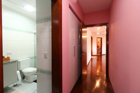 Apartamento à venda com 212m², 4 quartos e 3 vagasCorredor para os Quartos