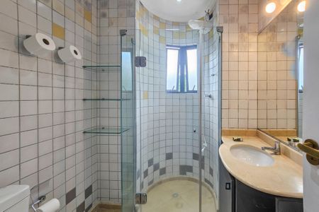 Apartamento para alugar com 207m², 3 quartos e 2 vagas Apartamento para alugar com 207m², 3 quartos e 2 vagasbanheiro da suite