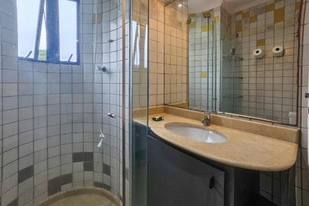 Apartamento para alugar com 207m², 3 quartos e 2 vagas Apartamento para alugar com 207m², 3 quartos e 2 vagasbanheiro da suite