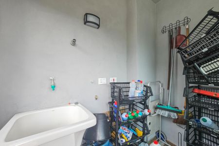 Apartamento para alugar com 207m², 3 quartos e 2 vagas Apartamento para alugar com 207m², 3 quartos e 2 vagasÁrea de serviço