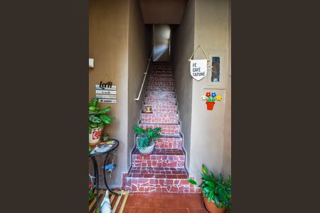 Casa de condomínio à venda com 70m², 3 quartos e sem vagaEscada de acesso externo ao terraço