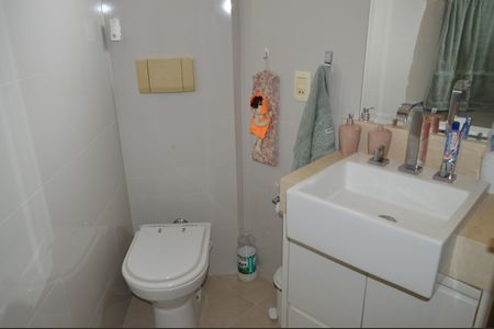 Apartamento à venda com 70m², 3 quartos e 2 vagasBanheiro da Suíte