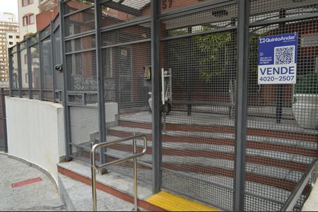 Apartamento à venda com 70m², 3 quartos e 2 vagasFachada + Plaquinha