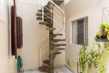 Casa à venda com 190m², 3 quartos e 2 vagas Casa à venda com 190m², 3 quartos e 2 vagasQuintal