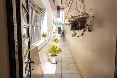 Casa à venda com 190m², 3 quartos e 2 vagas Casa à venda com 190m², 3 quartos e 2 vagasCorredor