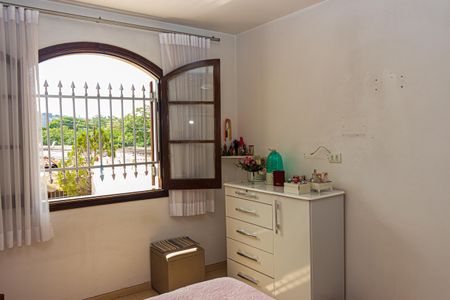 Casa à venda com 190m², 3 quartos e 2 vagas Casa à venda com 190m², 3 quartos e 2 vagasSuíte