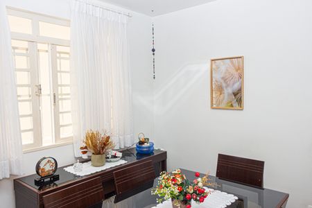 Casa à venda com 190m², 3 quartos e 2 vagas Casa à venda com 190m², 3 quartos e 2 vagasSala de Jantar