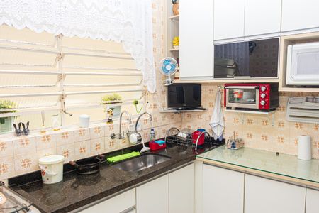 Casa à venda com 190m², 3 quartos e 2 vagas Casa à venda com 190m², 3 quartos e 2 vagasCozinha