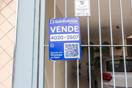 Casa à venda com 190m², 3 quartos e 2 vagas Casa à venda com 190m², 3 quartos e 2 vagasPlaquinha