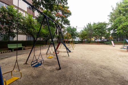 Apartamento para alugar com 66m², 2 quartos e 1 vaga Apartamento para alugar com 66m², 2 quartos e 1 vagaÁrea comum - Playground