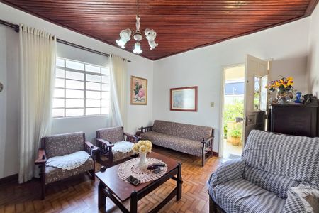 Casa para alugar com 180m², 1 quarto e 3 vagasSala