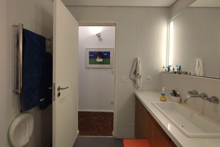 Apartamento à venda com 230m², 3 quartos e 3 vagasBanheiro Social