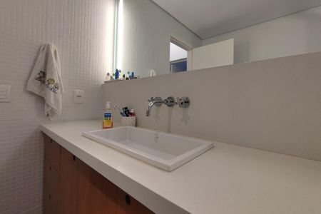 Apartamento à venda com 230m², 3 quartos e 3 vagasBanheiro Social