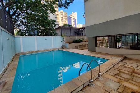 Apartamento à venda com 230m², 3 quartos e 3 vagasÁrea comum - Piscina