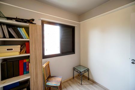 Apartamento à venda com 124m², 4 quartos e 3 vagasQuarto 02