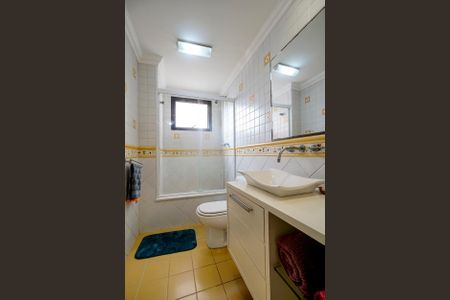 Apartamento à venda com 124m², 4 quartos e 3 vagasBanheiro social