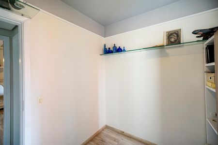 Apartamento à venda com 124m², 4 quartos e 3 vagasQuarto 02