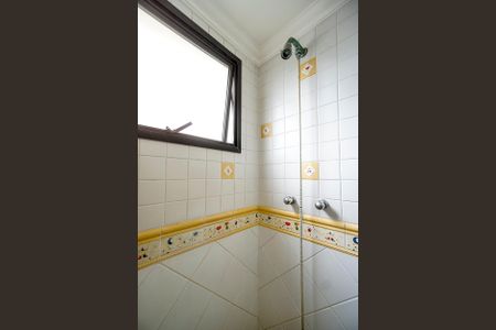 Apartamento à venda com 124m², 4 quartos e 3 vagasChuveiro