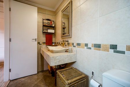 Apartamento à venda com 124m², 4 quartos e 3 vagasBanheiro da suíte