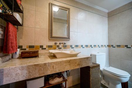 Apartamento à venda com 124m², 4 quartos e 3 vagasBanheiro da suíte