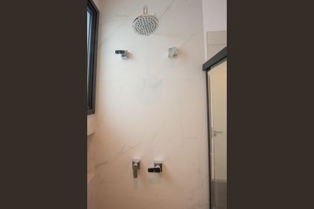 Casa de condomínio para alugar com 380m², 5 quartos e 4 vagasBanheiro da Suíte 5