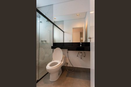 Casa de condomínio para alugar com 380m², 5 quartos e 4 vagasBanheiro da Suíte 5