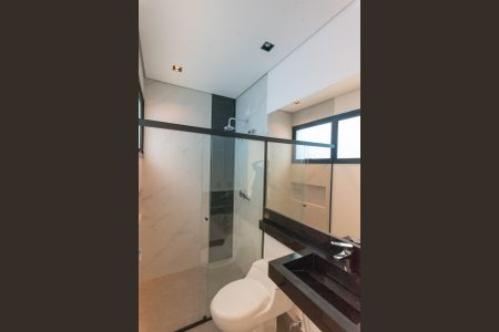 Casa de condomínio para alugar com 380m², 5 quartos e 4 vagasBanheiro da Suíte 3