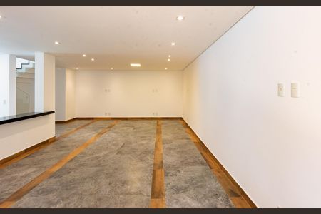 Casa de condomínio para alugar com 380m², 5 quartos e 4 vagasSala