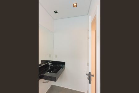 Casa de condomínio para alugar com 380m², 5 quartos e 4 vagasBanheiro da Suíte 5