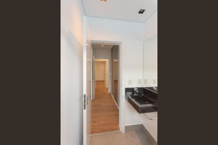 Casa de condomínio para alugar com 380m², 5 quartos e 4 vagasBanheiro da Suíte 2