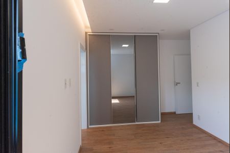 Casa de condomínio para alugar com 380m², 5 quartos e 4 vagasSuíte 5