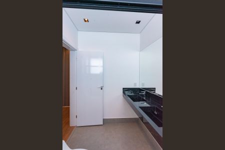 Casa de condomínio para alugar com 380m², 5 quartos e 4 vagasBanheiro da Suíte 1