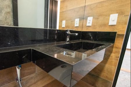 Casa de condomínio para alugar com 380m², 5 quartos e 4 vagasBanheiro Social