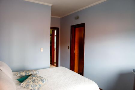 Casa à venda com 263m², 4 quartos e 3 vagasQuarto 3 - Suíte