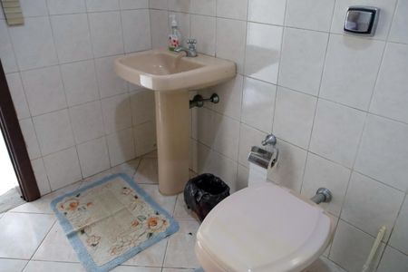 Casa à venda com 263m², 4 quartos e 3 vagasBanheiro 2