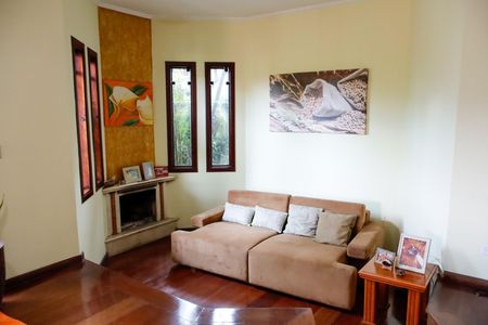 Casa à venda com 263m², 4 quartos e 3 vagasSala